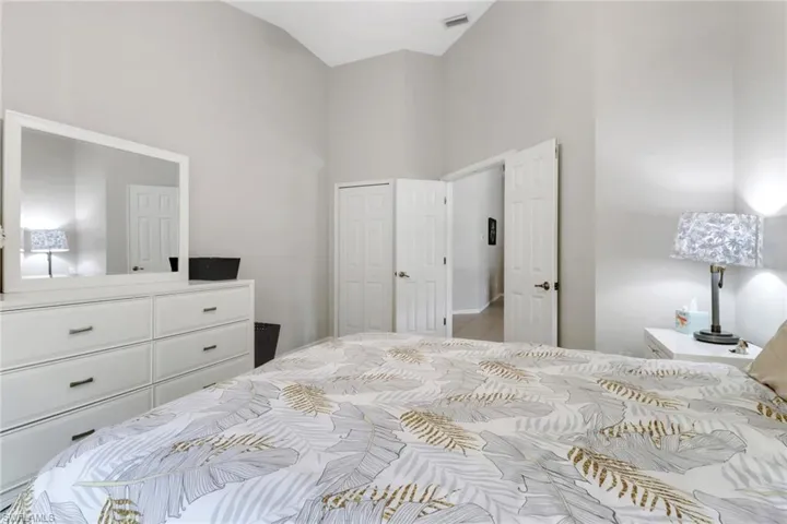 6773 Southern Oak Ct, Naples, Florida 34109