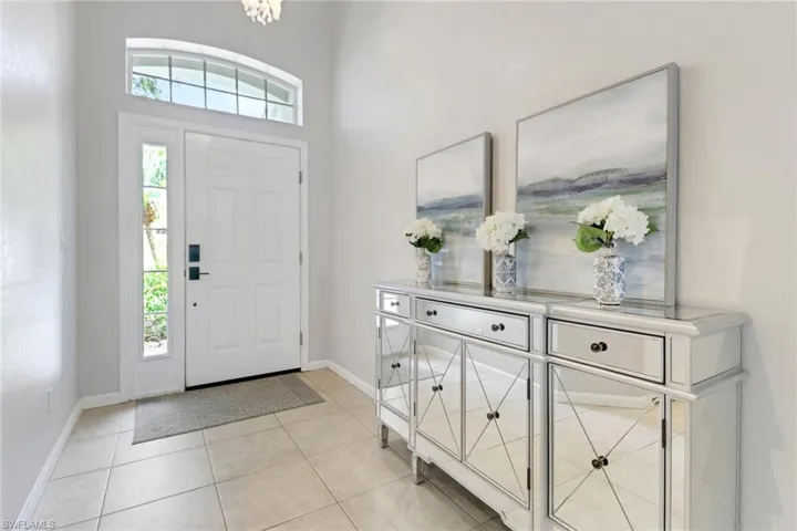 6773 Southern Oak Ct, Naples, Florida 34109