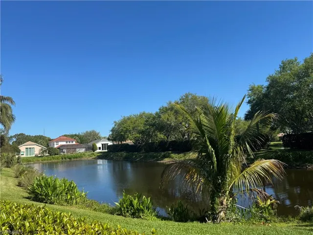 6773 Southern Oak Ct, Naples, Florida 34109
