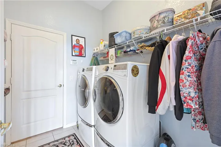 In-Residence Laundry - Washer & Dryer INCLUDED!!!