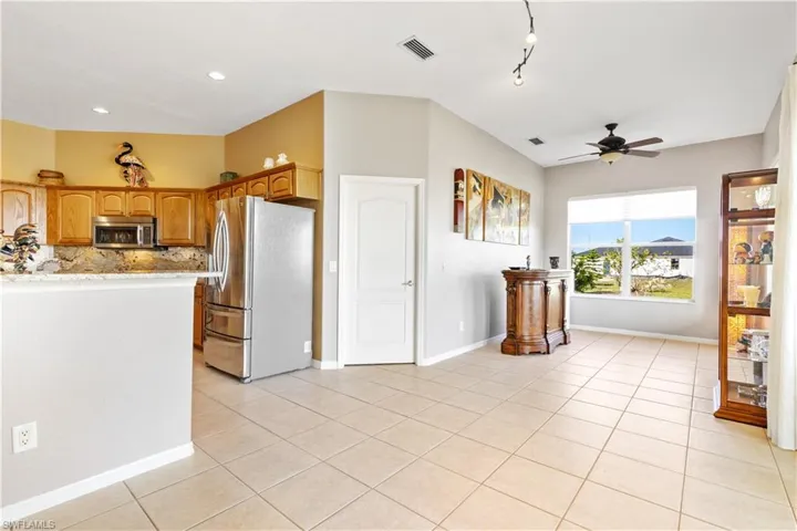 Bright & Spacious for Family & Friends Gatherings