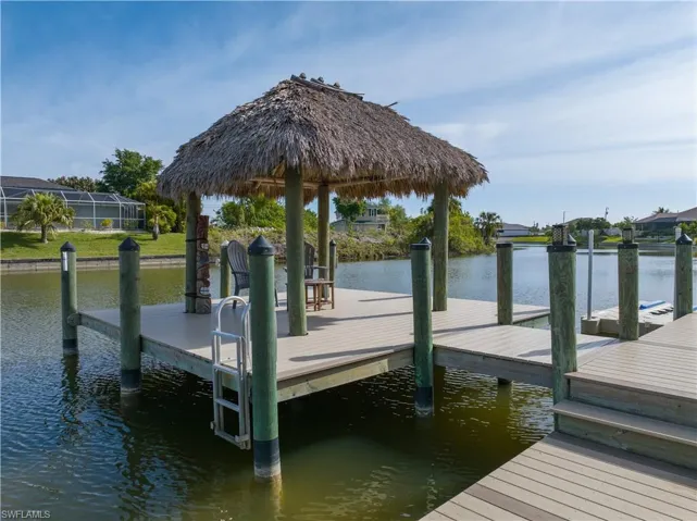 Polywood Dock with TIKI HUT --- calling all the SUNLOVERS!!!