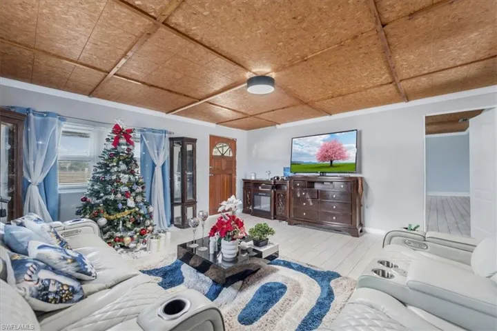2099  Summerall  RD, Labelle, FL 33935