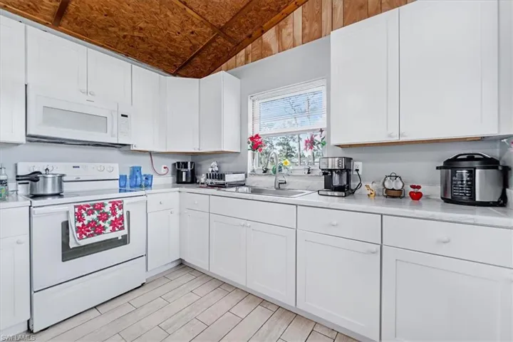 2099  Summerall  RD, Labelle, FL 33935