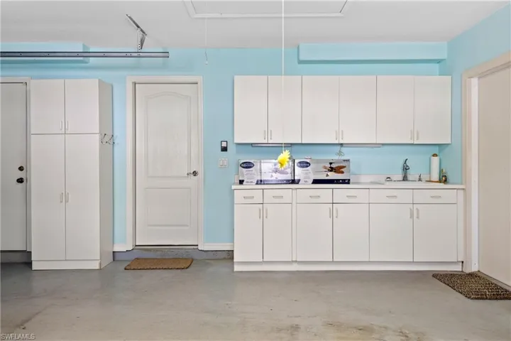 1234  Silverstrand  DR, Naples, FL 34110