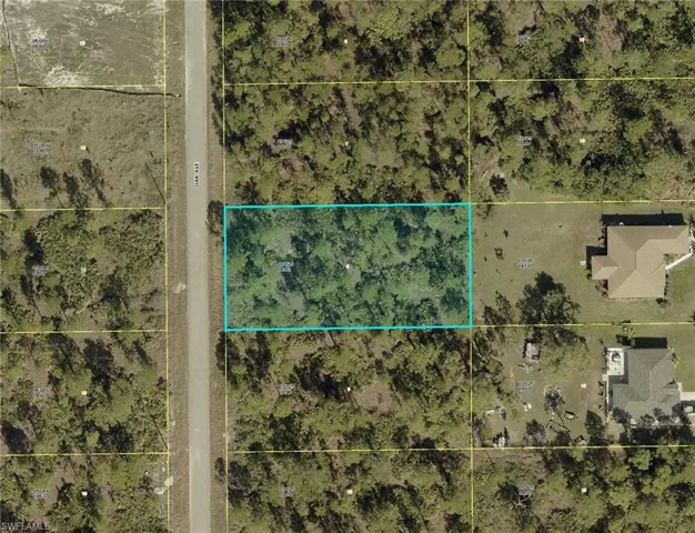 908  Oak  AVE, Lehigh Acres, FL 33972