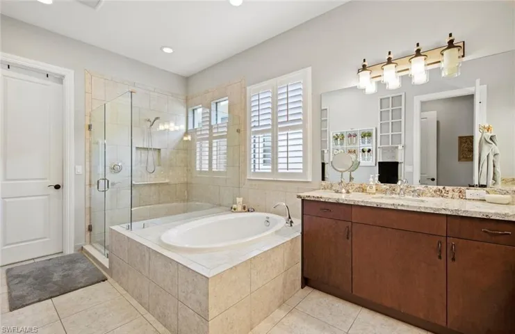 9244 Glenforest Dr, Naples, Florida 34120