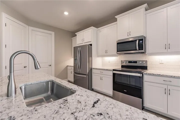 2901 Sw 2nd Ln, Cape Coral Fl 33991