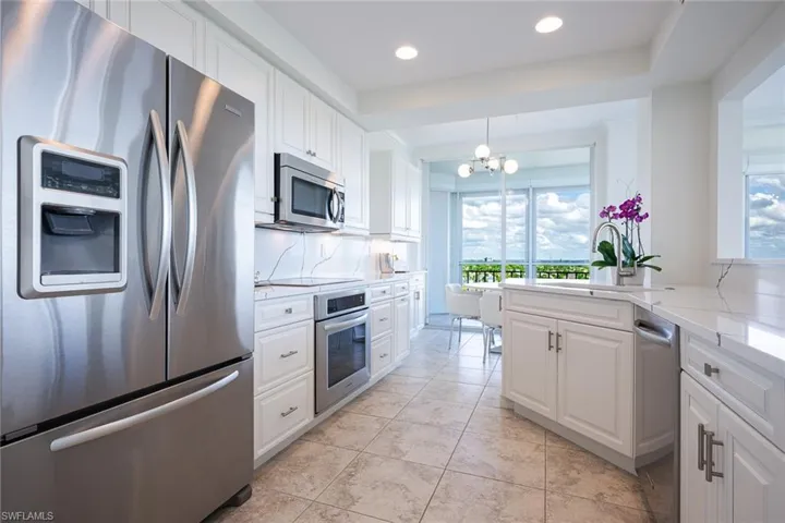 4255  GULF SHORE N BLVD, Naples, FL 34103