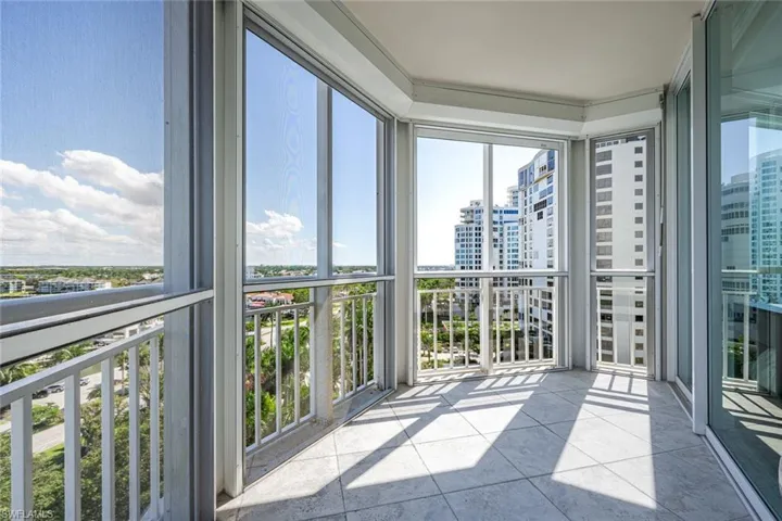 4255  GULF SHORE N BLVD, Naples, FL 34103