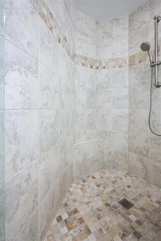 4255  GULF SHORE N BLVD, Naples, FL 34103