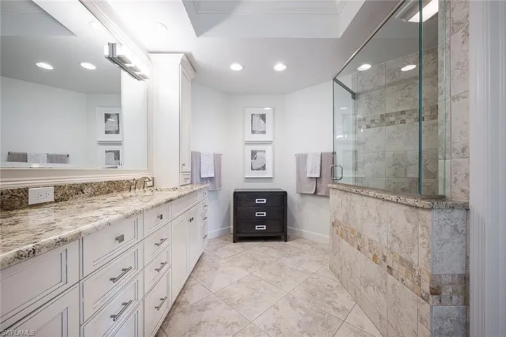 4255  GULF SHORE N BLVD, Naples, FL 34103