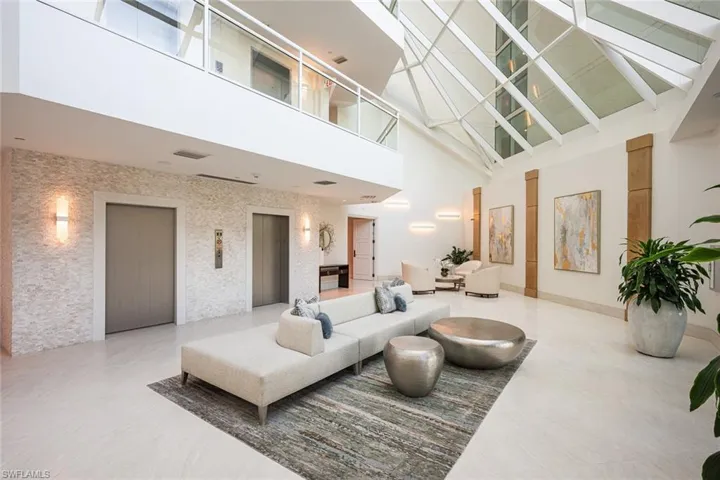 4255  GULF SHORE N BLVD, Naples, FL 34103
