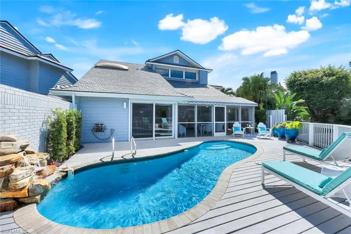 635  Bridgeway  LN, Naples, FL 34108