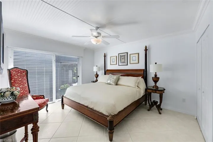 635  Bridgeway  LN, Naples, FL 34108
