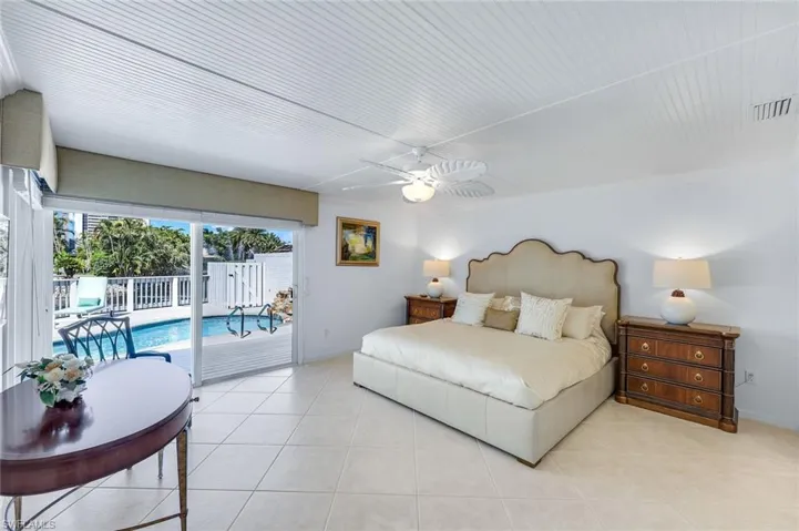 635  Bridgeway  LN, Naples, FL 34108