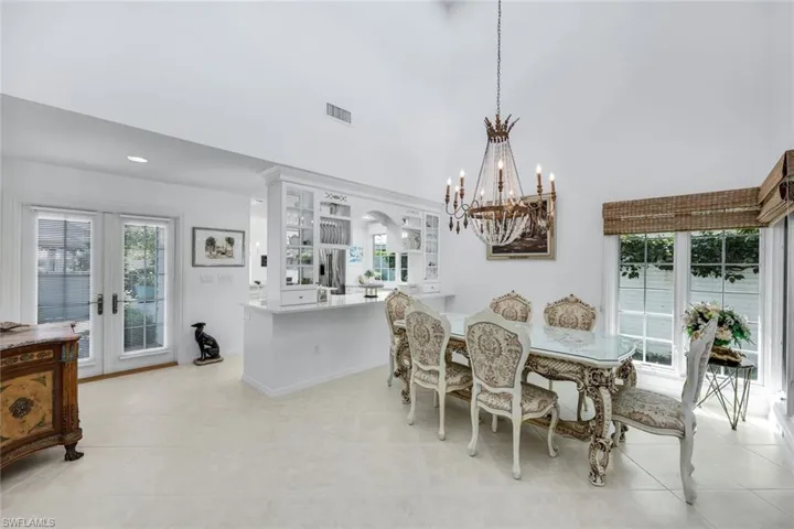 635  Bridgeway  LN, Naples, FL 34108