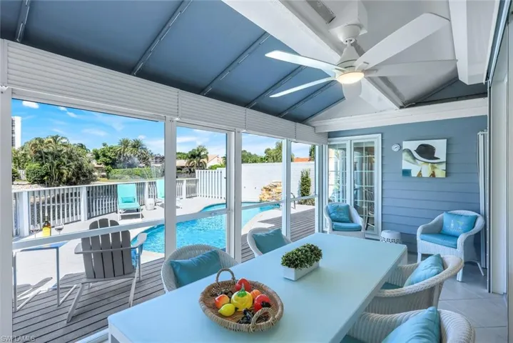 635  Bridgeway  LN, Naples, FL 34108
