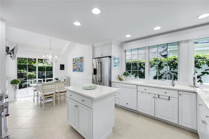 635  Bridgeway  LN, Naples, FL 34108