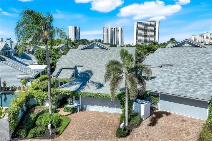 635  Bridgeway  LN, Naples, FL 34108