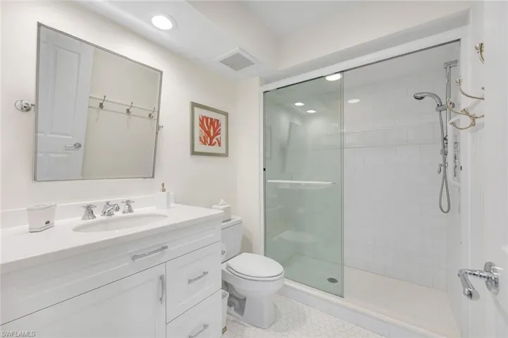 635  Bridgeway  LN, Naples, FL 34108