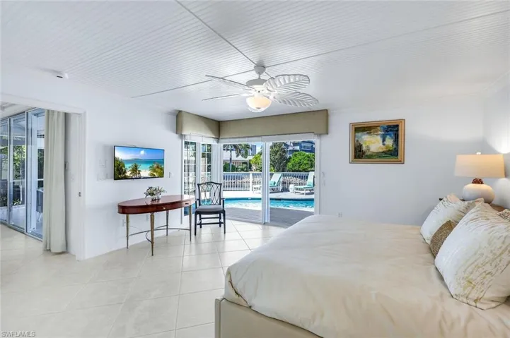 635  Bridgeway  LN, Naples, FL 34108