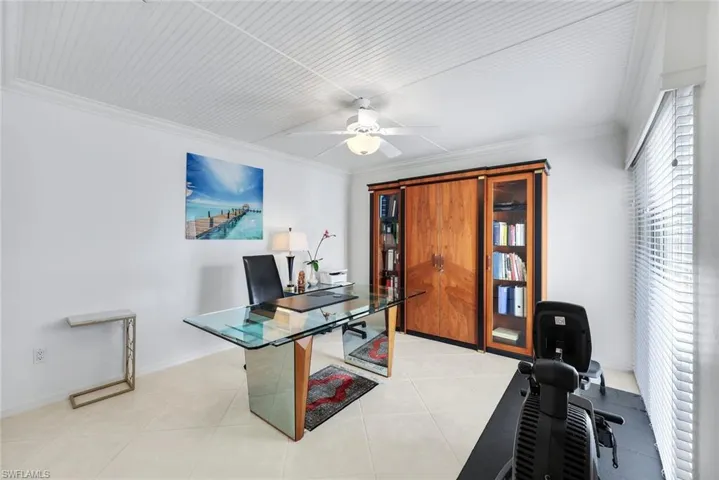 635  Bridgeway  LN, Naples, FL 34108