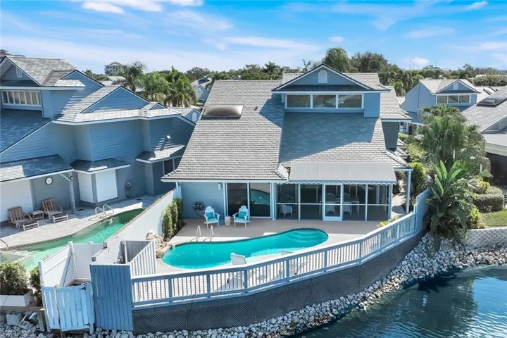 635  Bridgeway  LN, Naples, FL 34108