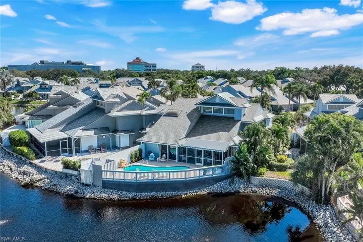 635  Bridgeway  LN, Naples, FL 34108