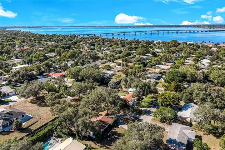 1334 Vesper Dr, Fort Myers, Florida 33901