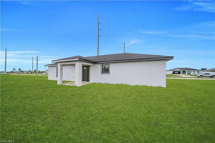 508 Kismet Pkwy W, Cape Coral, Florida 33993
