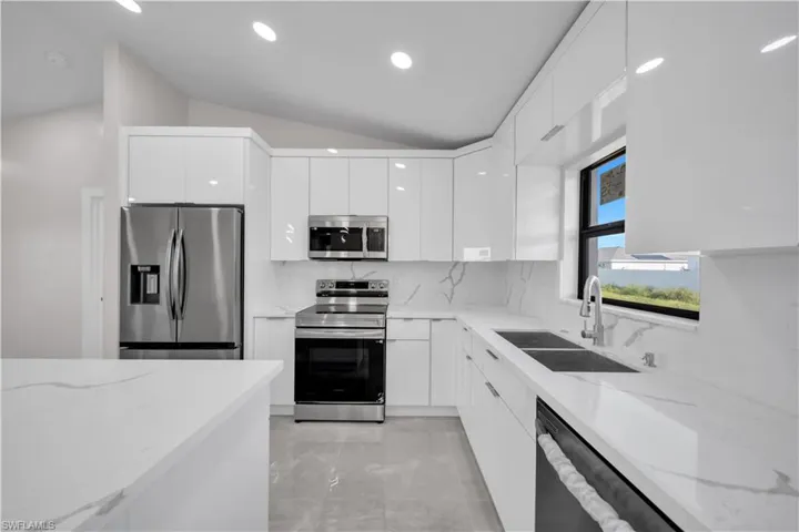 508 Kismet Pkwy W, Cape Coral, Florida 33993