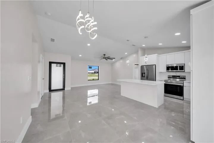 508 Kismet Pkwy W, Cape Coral, Florida 33993