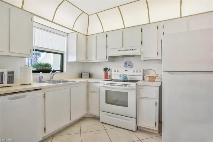4186 27th CT SW # 102, NAPLES FL 34116