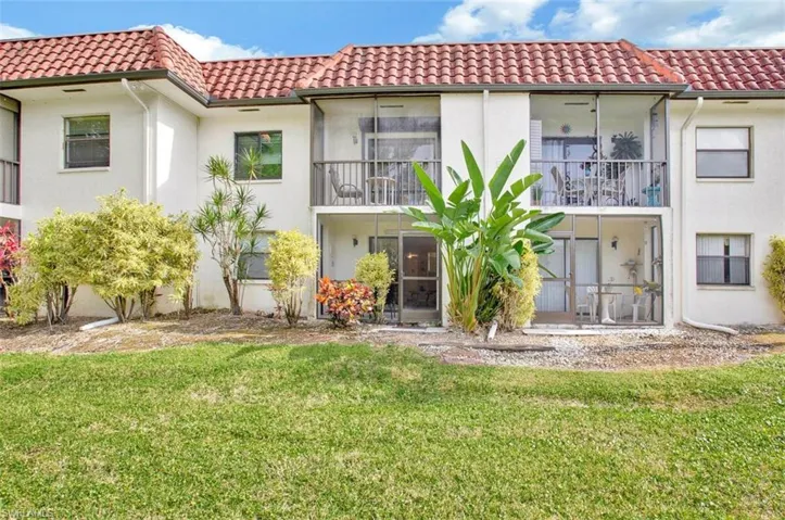 4186 27th CT SW # 102, NAPLES FL 34116