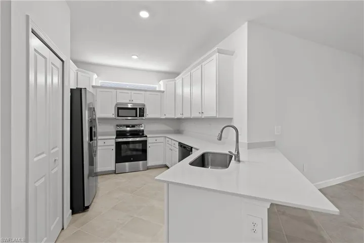 20665  Hazelnut  CT, Lehigh Acres, FL 33936