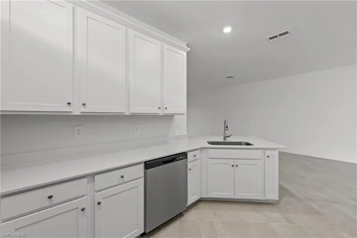 20665  Hazelnut  CT, Lehigh Acres, FL 33936