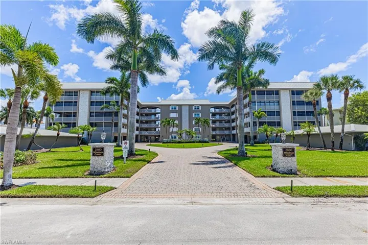 Front of Windsor Court