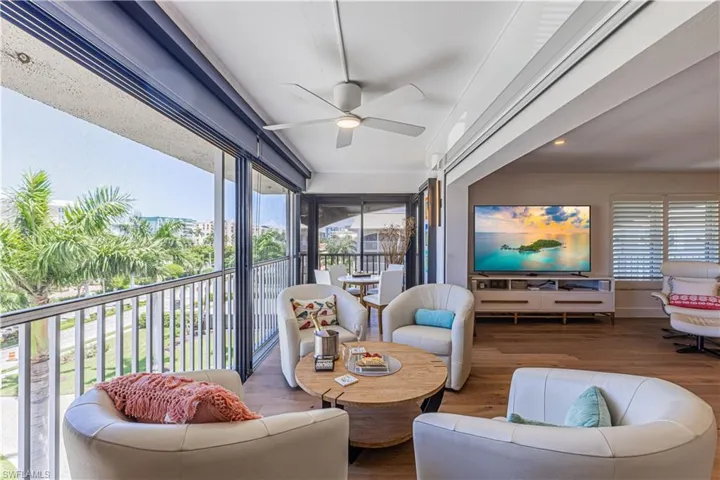 Fully Enclosed extended Living Area.