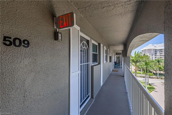 Open Balcony walkway to #509