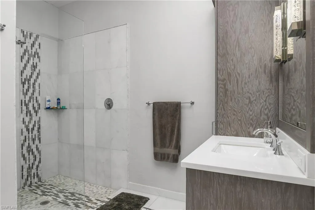 3370 Oaklake CT, Bonita Springs, FL 34134,225034685