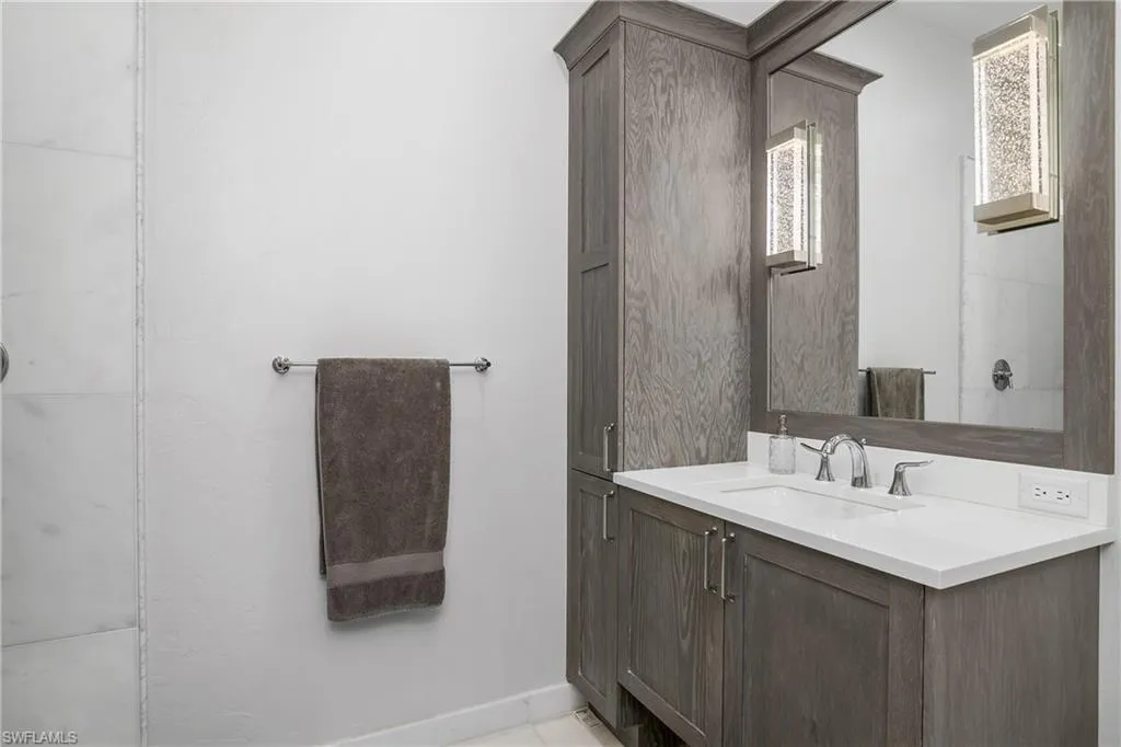 3370 Oaklake CT, Bonita Springs, FL 34134,225034685