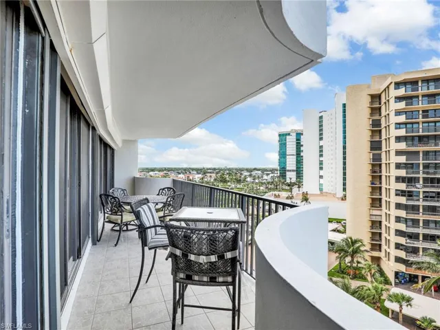 Balcony featuring a city view
