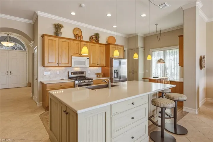 8476 Mallards Pt, Naples, Florida 34114