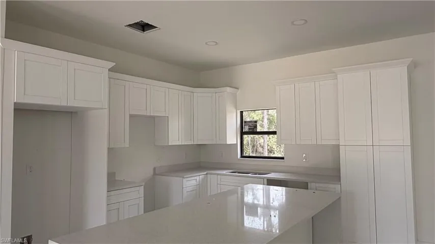 5233 44 St, Naples, Florida 34120