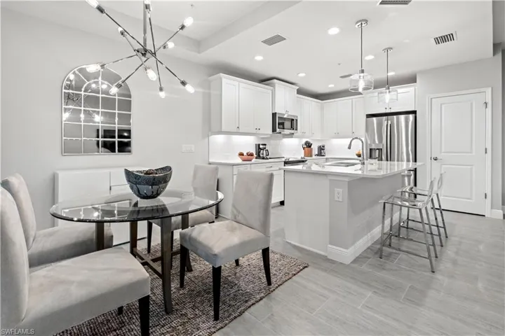 2560  Seychelles  DR, Naples, FL 34112