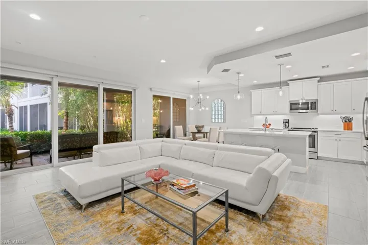 2560  Seychelles  DR, Naples, FL 34112