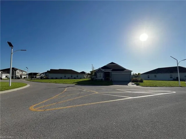 8809  Cascade Price  CIR, North Fort Myers, FL 33917