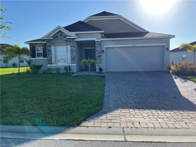 8809  Cascade Price  CIR, North Fort Myers, FL 33917