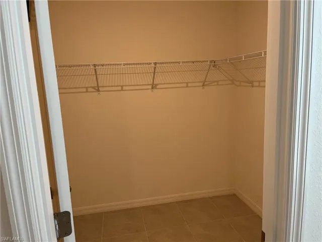 8809  Cascade Price  CIR, North Fort Myers, FL 33917